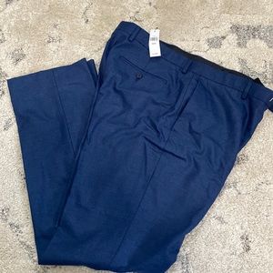 New with tags - Mens Banana Republic pants - waist 36” - length 34” Slim fit